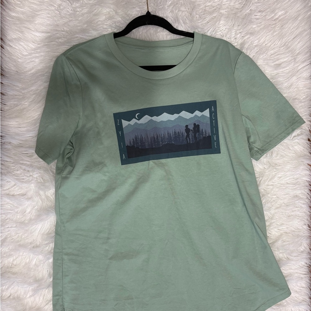 Women’s Zyia Active Green Graphic T-Shirt